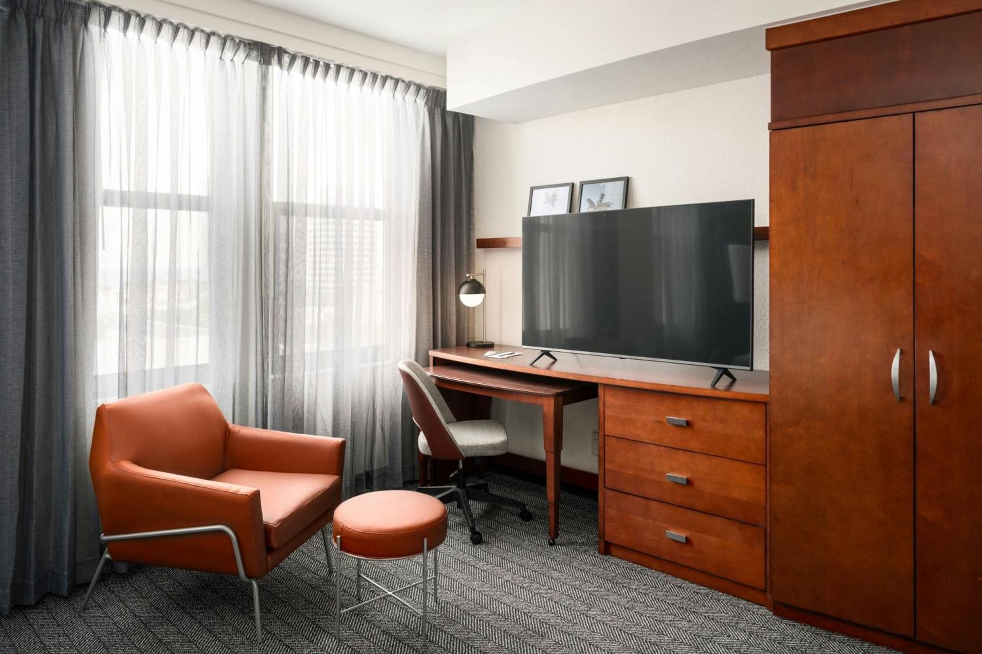 Hotel Courtyard By Marriott St. Petersburg Downtown Exterior foto