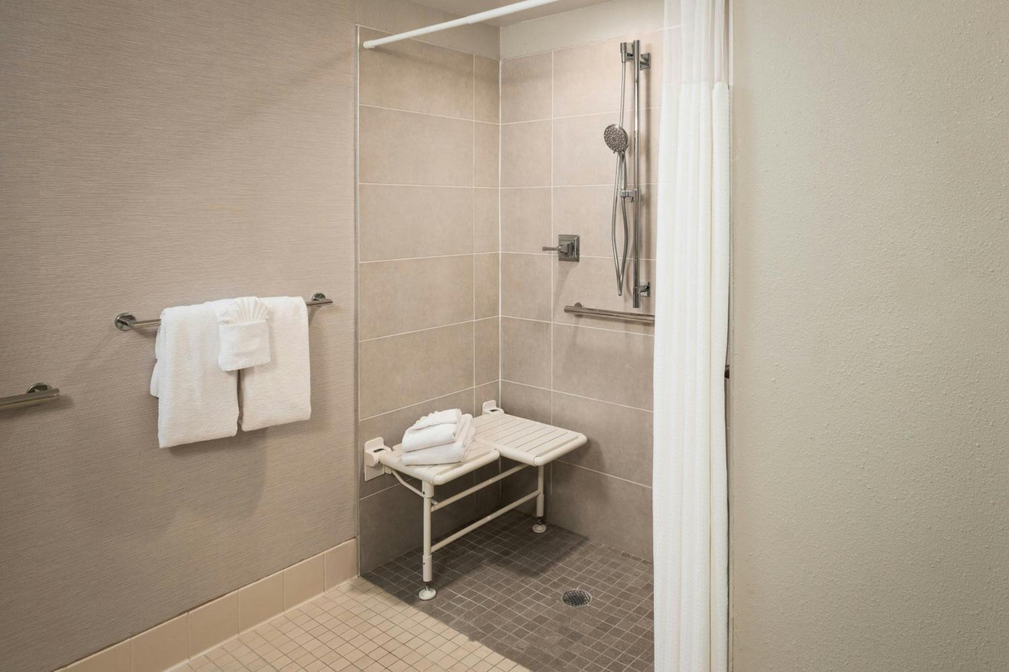 Hotel Courtyard By Marriott St. Petersburg Downtown Exterior foto